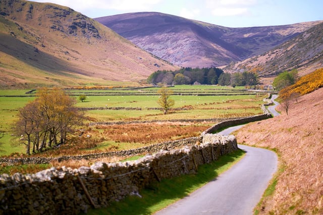 Located in an area known locally as Back o’ Skiddaw, this wonderful village is oozing with charm, colourful houses, a mining history, riverside walks and ducks that bob on the picturesque village pond.