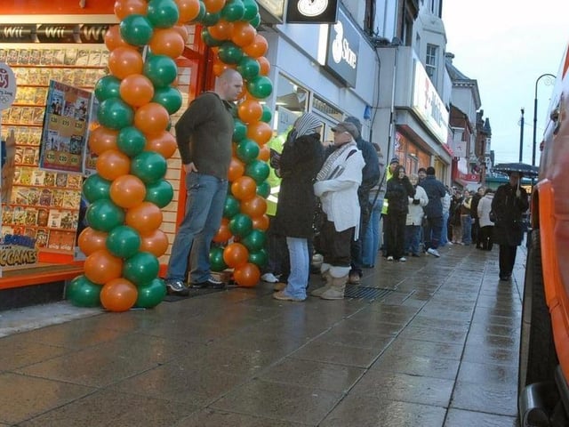 The people of South Shields queued up outside the newly opened Grainger Games in 2007, who were giving away 50 free Nintendo Wii's.