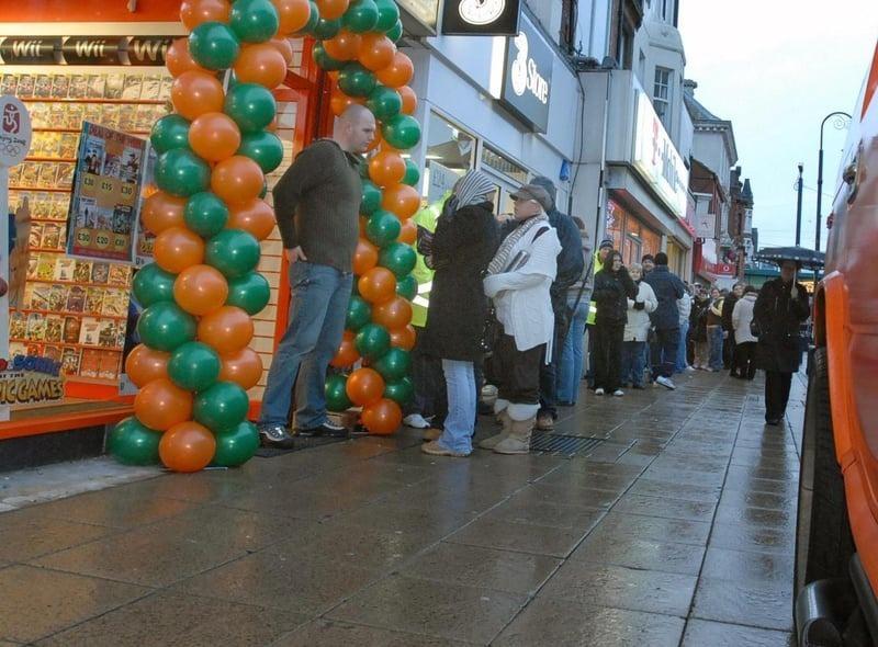 The people of South Shields queued up outside the newly opened Grainger Games in 2007, who were giving away 50 free Nintendo Wii's.
