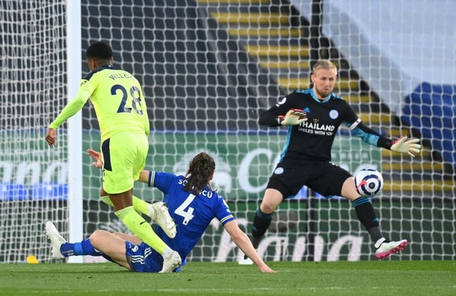 Joe Willock opens the scoring.