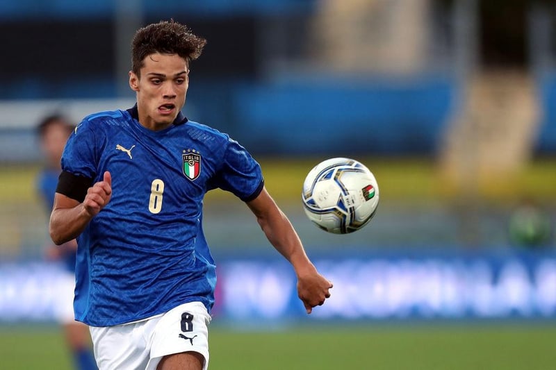 Arsenal and Leicester City have both made contact over a potential summer move for Empoli midfielder Samuele Ricci. (Tutto Mercato Web)

(Photo by Gabriele Maltinti/Getty Images)