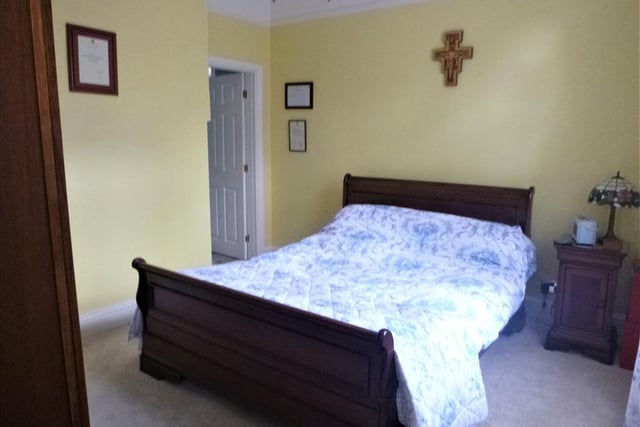 The double bedroom benefits from a fitted storage cupboard, double glazed window and radiator.

Photo: Rightmove