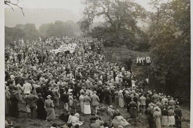 Thousands of people visit the Derbyshire village of Eyam  to attend the commemoration service to the 'Heroine of Eyam' Catherine Mompesson. The service recalled the deliverance from the plague which devastated the village in the years 1665-1666, in which Katherine Mompesson played great part.