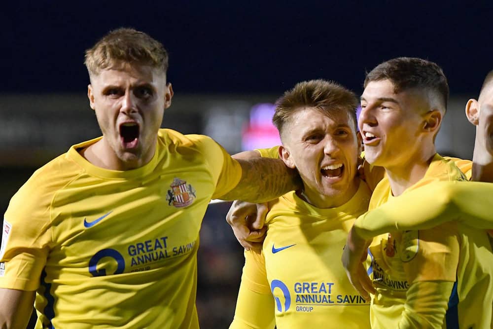 Dan Neil has agreed a new long-term Sunderland deal