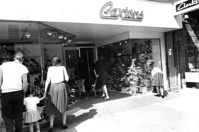 What sort of shoe did you love to buy at Caxtons? Here is the store in 1986.