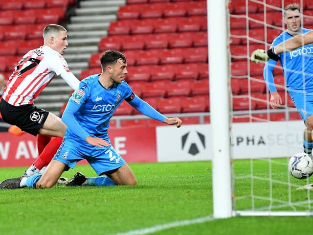 Will Harris goes close to scoring in the second half for Sunderland