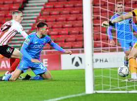 Will Harris goes close to scoring in the second half for Sunderland