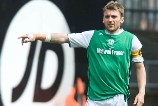 Chris Hogg playing for Hibernian.
