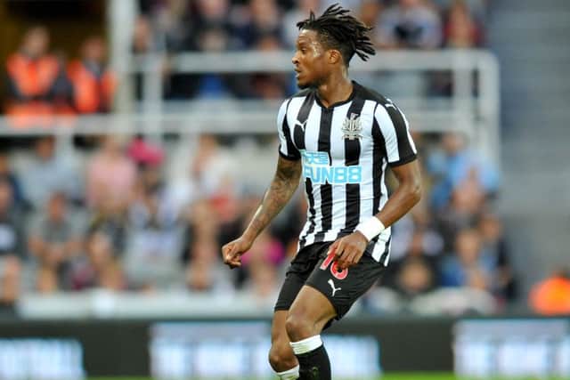Rolando Aarons.