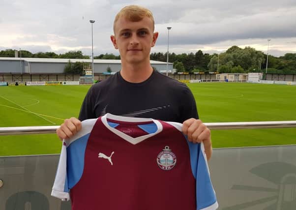 Former Sunderland midfielder Daniel Wright has signed for South Shields.
