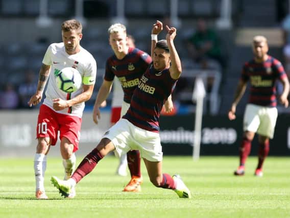 Ayoze Perez in action against Augsburg