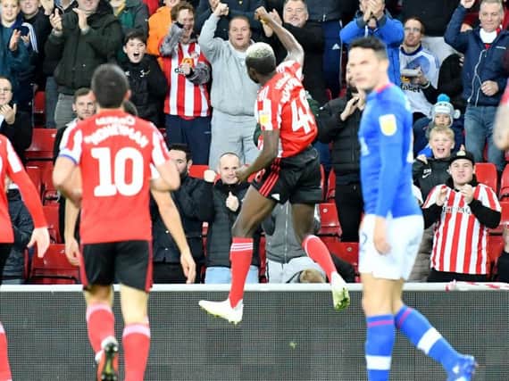 Benji Kimpioka celebrates his goal for Sunderland.