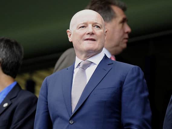 Ex-Manchester United and Chelsea chief executive Peter Kenyon has emerged as the front runner to take over at Newcastle United
