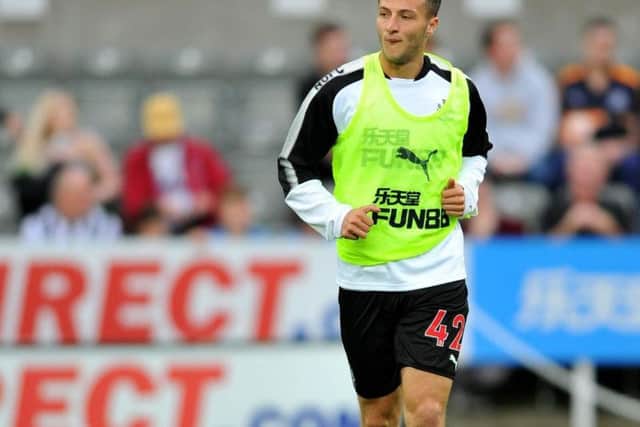 Handed his first appearance since August and lined up against his former team-mate Armstrong. 6
