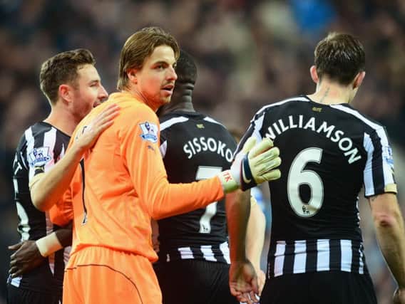 Tim Krul told De Telegraaf: "I have survived sixteen  managers and if there is one coach who prefers to create his own Spanish goalkeeper, then so be it."