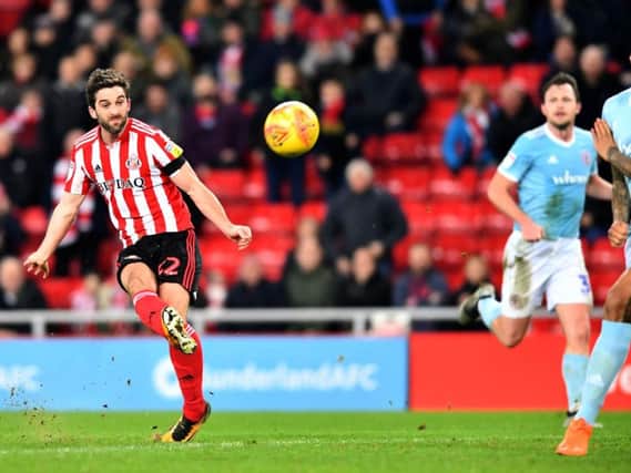 Will Grigg misses a good opening for Sunderland.