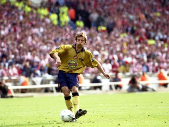 MIcky Gray has sent a message of support to Sunderland midfielder Lee Cattermole