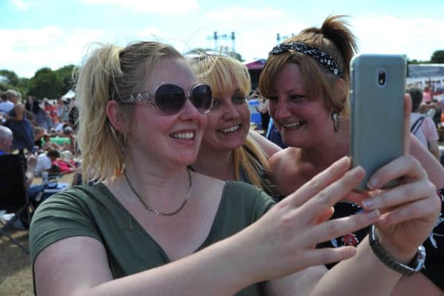 Let me take a selfie!