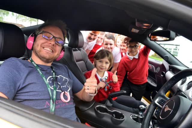 Awesometistic Richard Smith with the children at Hedworthfield Primary School.