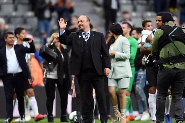 Mike Ashley has been handed a fresh worry over Rafa Benitez's Newcastle United future