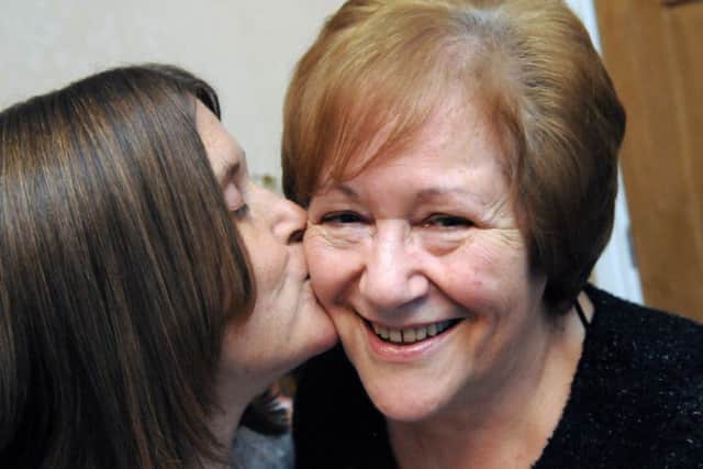 Lindsey Grimmer kidney transplant from her mother Carol Hammond.