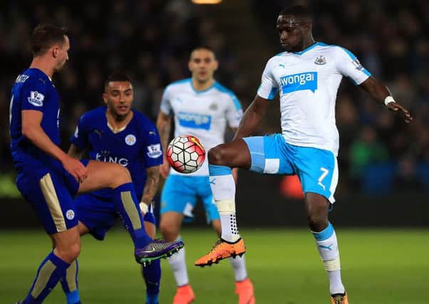 Moussa Sissoko battles with Danny Drinkwater