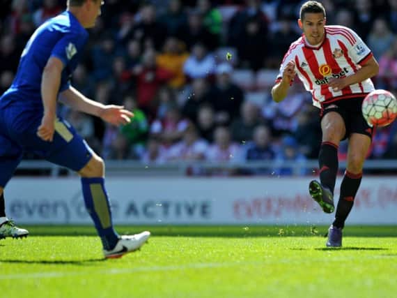 Jack Rodwell spurns a golden late chance