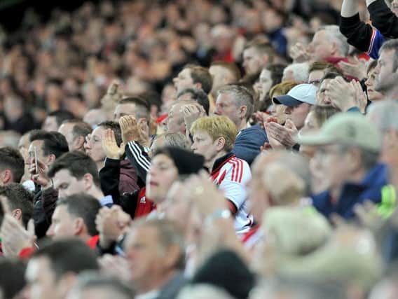 There will be a capacity crowd for the England vs Australia game.