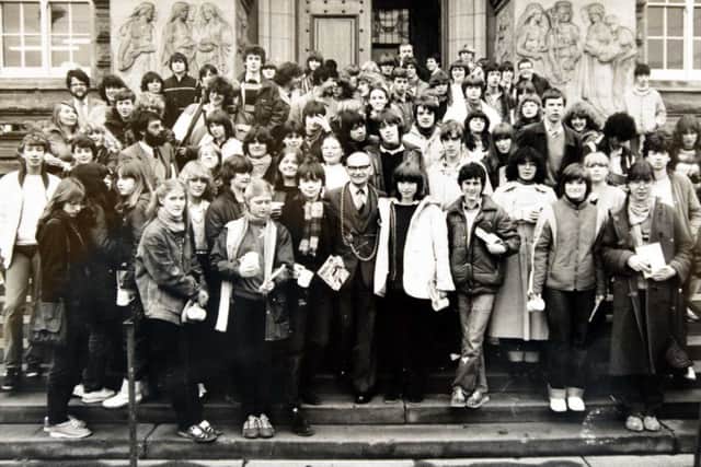 Penpals of 30 years Michelle Cutler and Wolgang Jarisch visit Jarrow Town Hall.
English and German schools exchange in 1981 on South Shields Town Hall steps