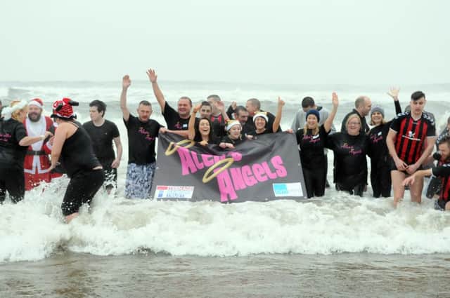 Alex's Angels Boxing Day Dip 2015 at Sandhaven Beach