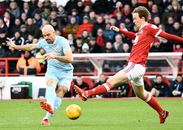 Sunderland midfielder Darron Gibson plays a pass in last weekend's victory at Nottingham Forest.