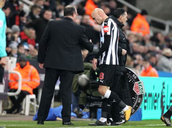 Shelvey refuses to shake Benitez's hand.