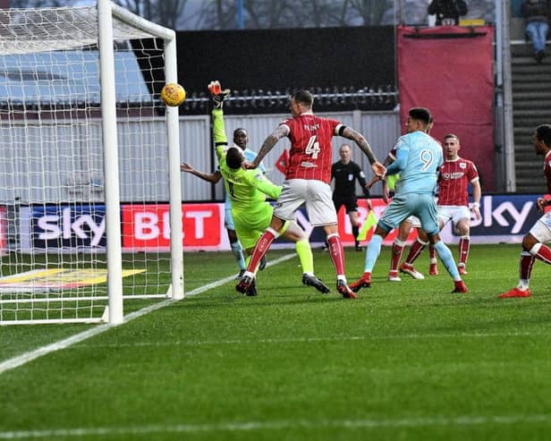 Marlon Pack's own goal brings Sunderland a point