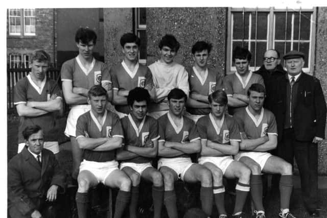 Can you name the lads pictured in this team shot?